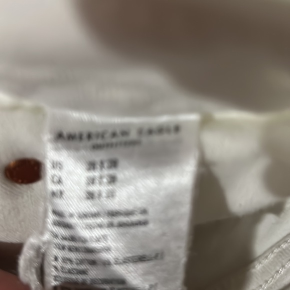 American Eagle White Denim Ripped Jeans - Picture 5 of 5